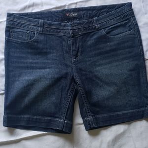 Guess Bermuda shorts size 31